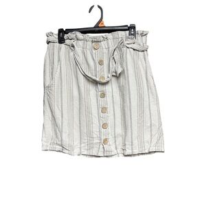 Daytrip size large Cream Mini Skirt with Tie Front for Casual Resort Wear